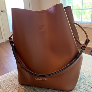 CALVIN KLEIN NWOT Bucket Bag Purse